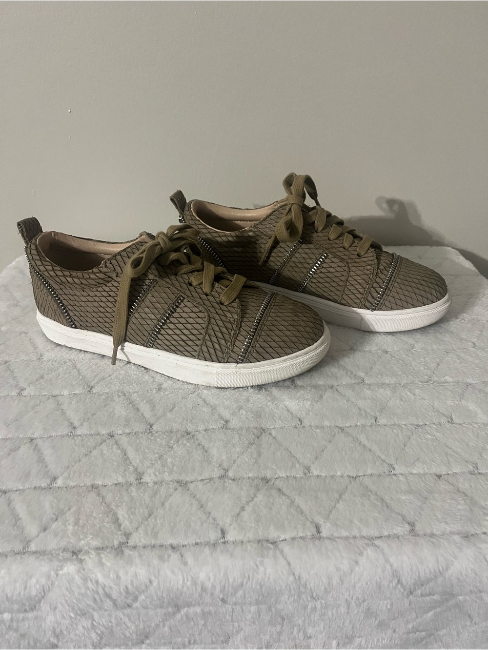 Botkier Harvey Leather Tan Sneaker Women Size 5.5